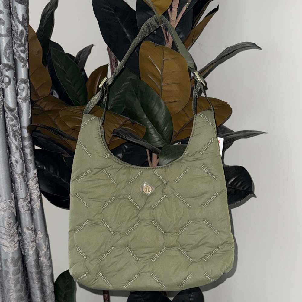 Lululemon Quilty pleasures shoulder Bag final price